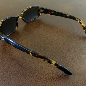 Women's Gucci Tortoise Shell Sunglasses
